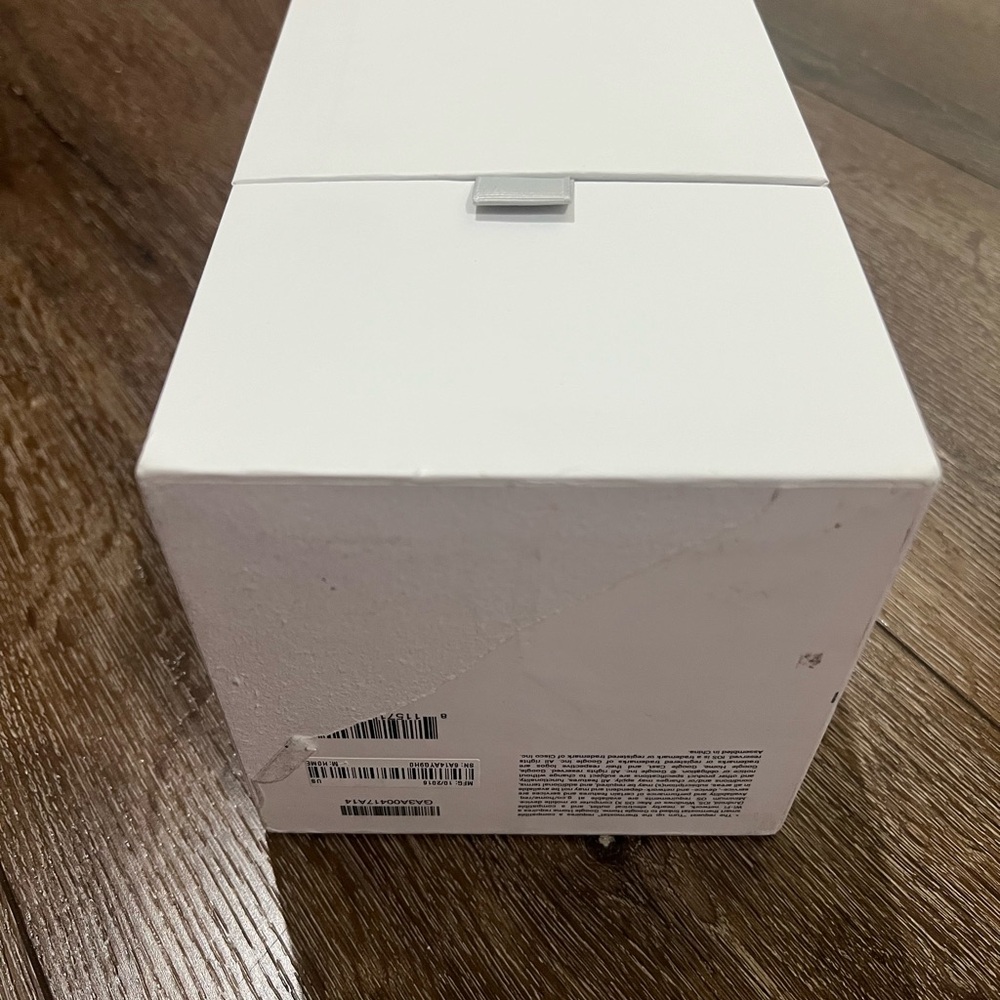 Google Home voice activated Smart Speaker - White and Gray - Picture 10 of 11